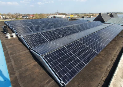 zonnepanelen op plat dak