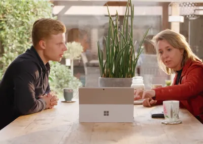 Adviesgesprek op locatie zonnepanelen